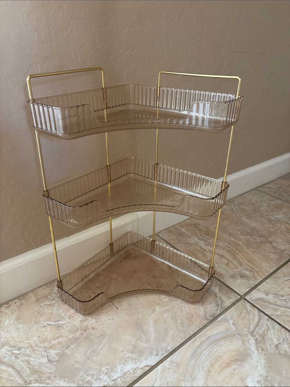 Beautiful storage shelf for bathroom or office